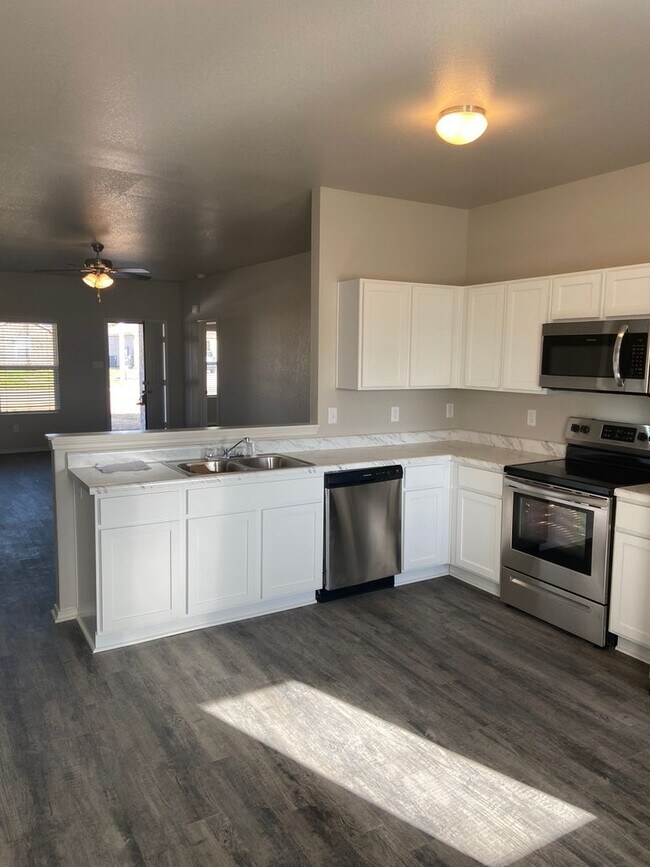 Building Photo - *Pre-leasing* Four Bedroom | Two Bathroom ...