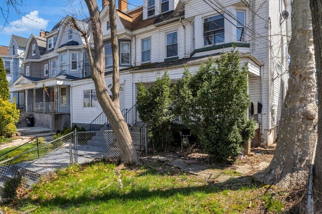 Building Photo - 555 Jefferson Ave