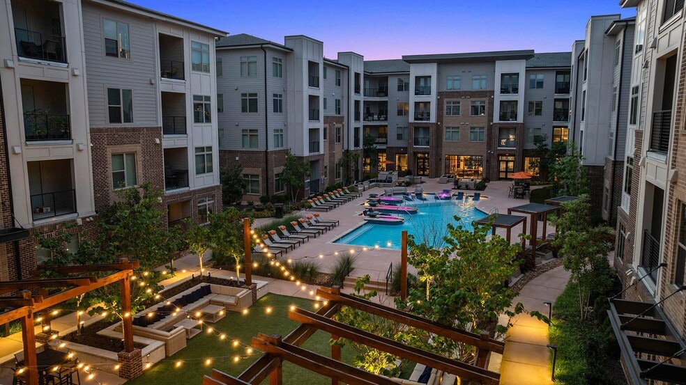 Primary Photo - Knox at Metrocenter Apartments