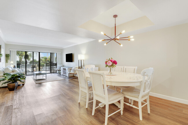 Building Photo - 155 Yacht Club Dr