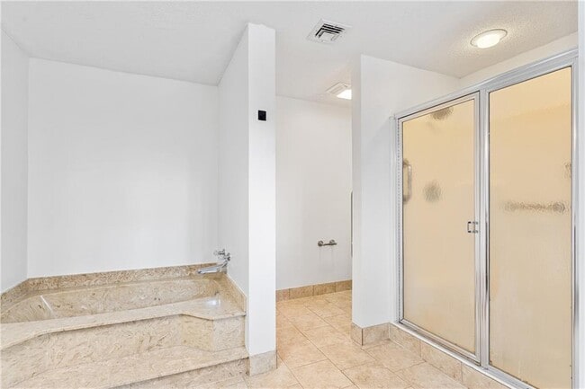 Building Photo - 30 Argyle Ave