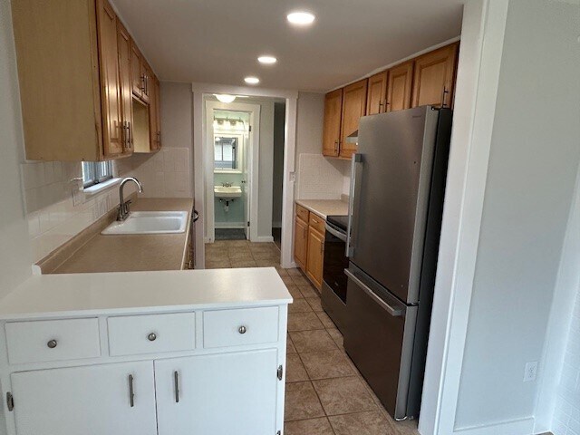 Building Photo - 810 Mc Connell St