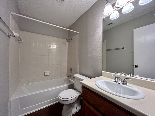 Building Photo - 506 Willowbend Cove