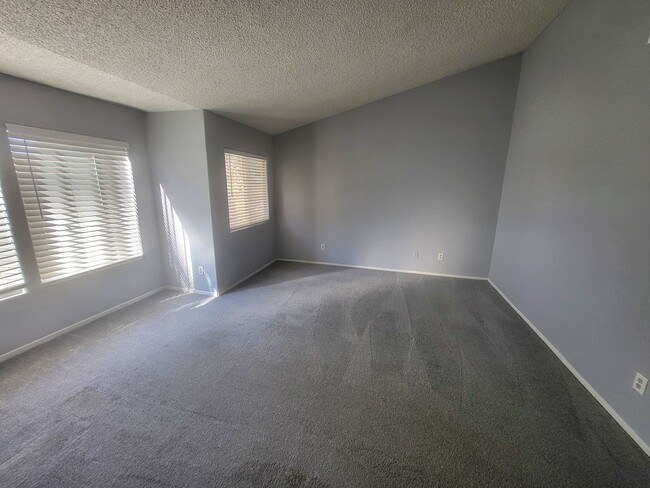 Building Photo - Great Single Story w/ 3 Car Garage