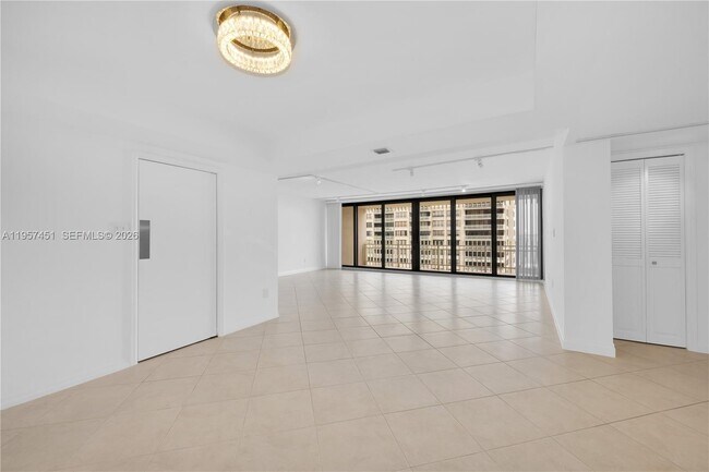 Building Photo - 2 Grove Isle Dr