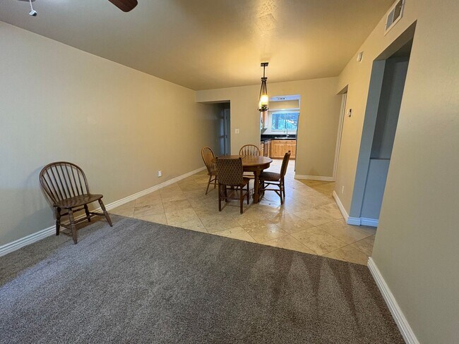 Building Photo - 3200 S Litzler Dr