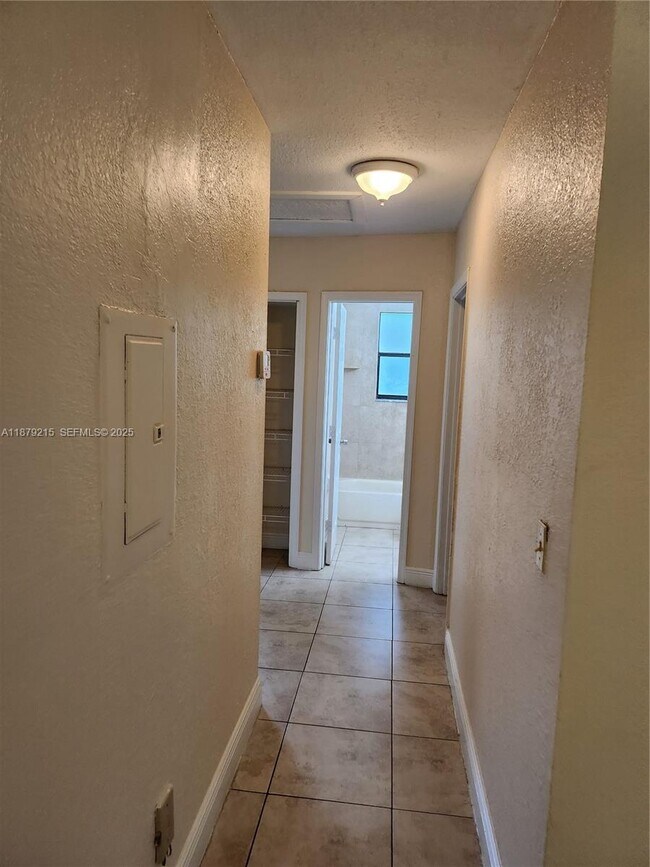 Building Photo - 4171-4179 NW 114th Ave