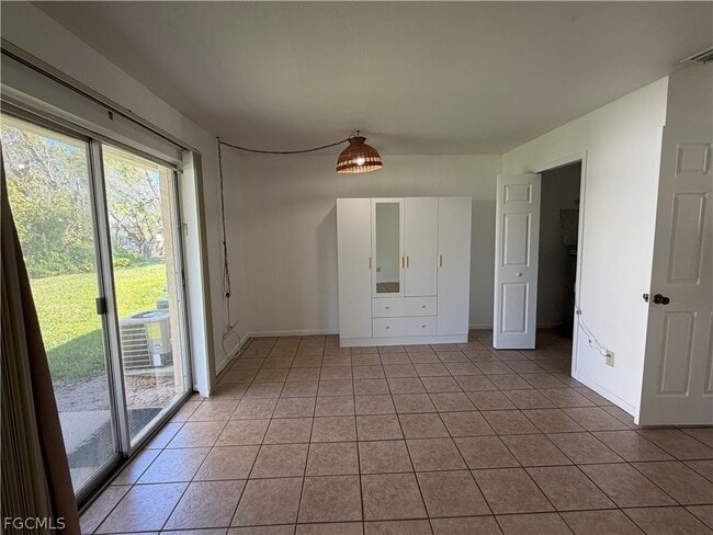 Building Photo - 3417 SW Santa Barbara Pl