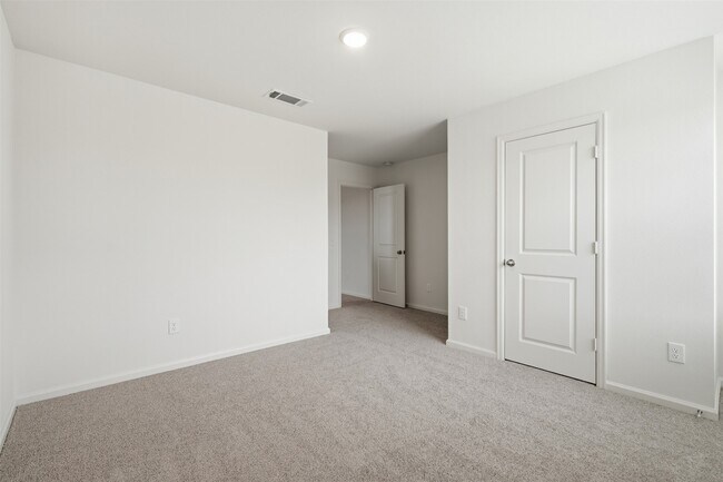 Building Photo - 21630 Cottage Ln