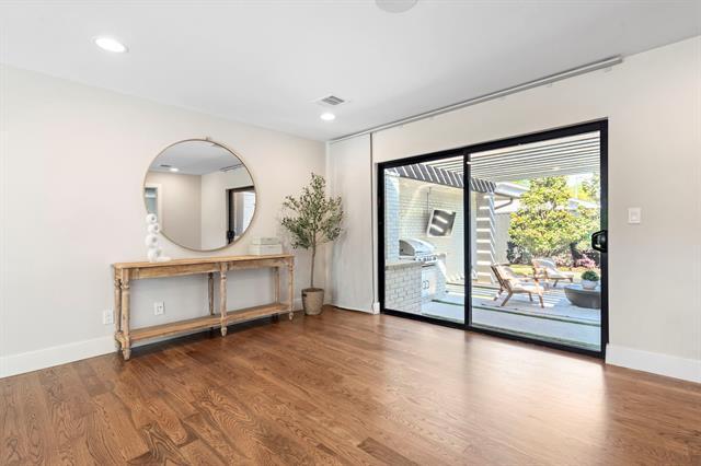 Building Photo - 5948 Melshire Dr