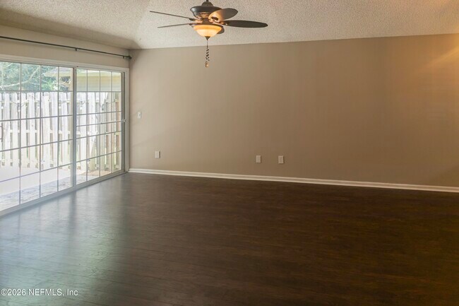 Building Photo - 1714 Ashmore Green Dr