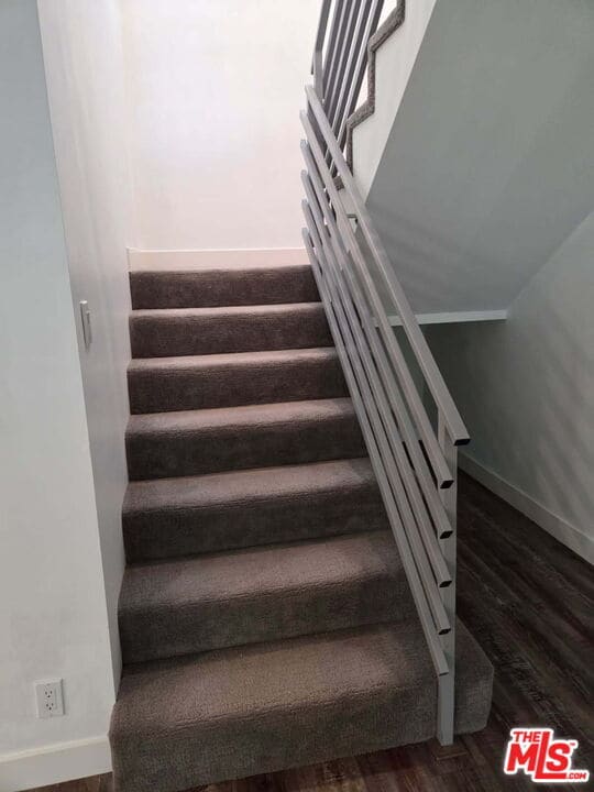 Building Photo - 6653 Glade Ave