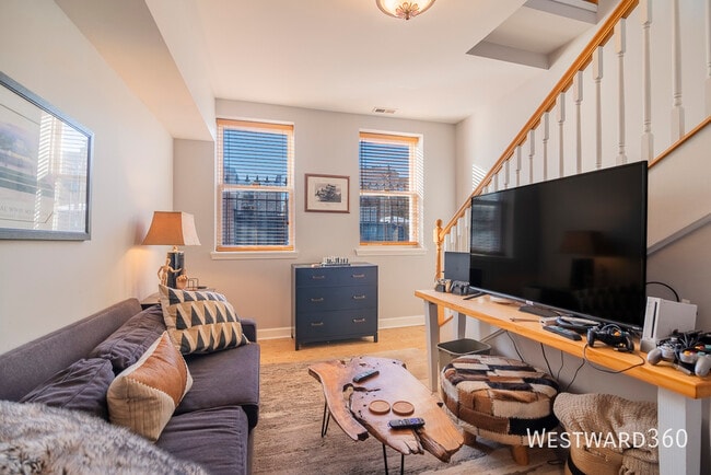 Building Photo - 2209 N Drake-1