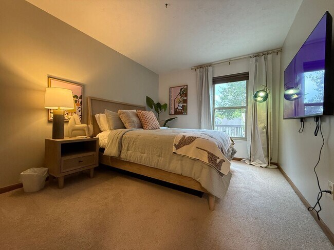 Building Photo - 9736 Flagstone Way