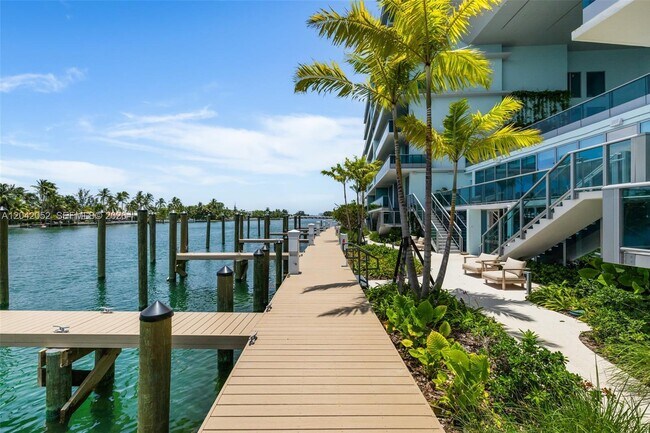 Building Photo - 9221 E Bay Harbor Dr