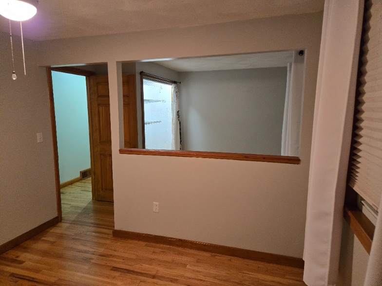 Building Photo - 2 Curt Rd