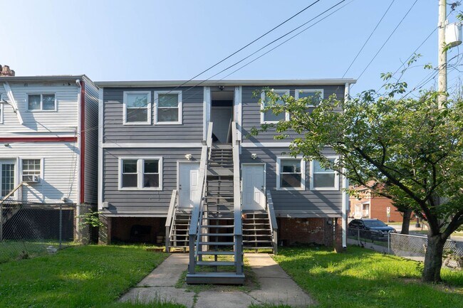 Building Photo - Move In Ready 2 BD 1 BA close to Metro, Sh...