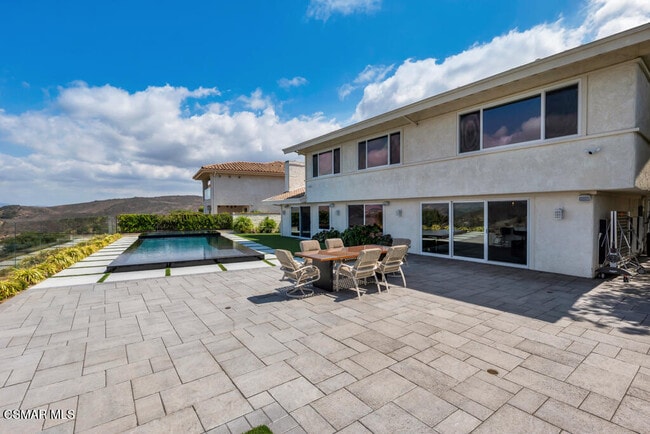 Building Photo - 4066 Calle Del Sol