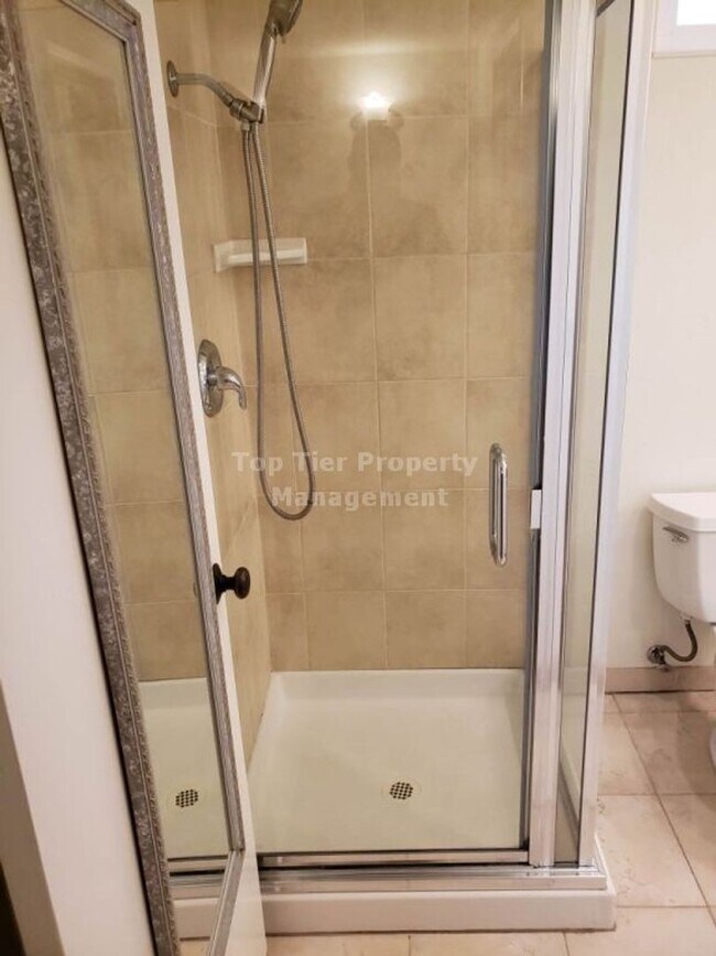 Building Photo - Very nice 4 Bed /2 Bath/1,948 Sqft house in desirable Campolindo neighborhood in Moraga available...