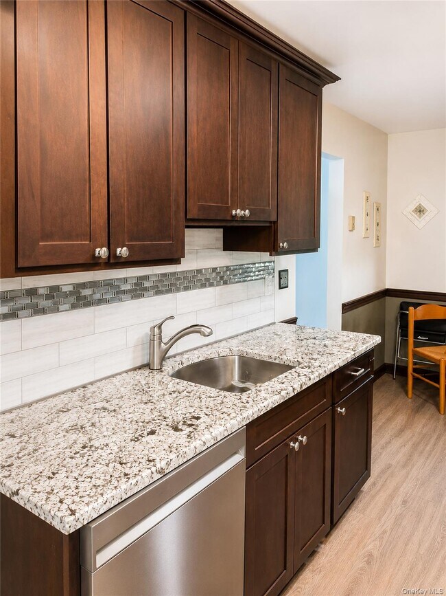 Building Photo - 506 Alden Ct N