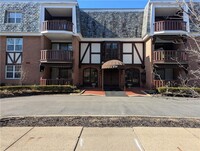 Building Photo - 136 Centennial Ave