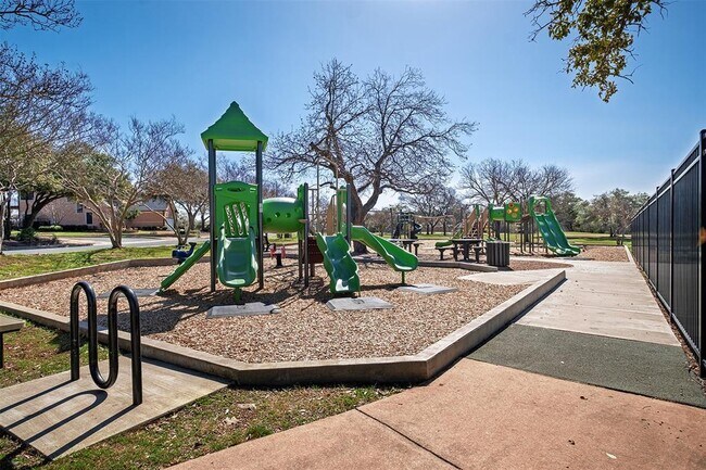 Building Photo - 15150 Galena Dr
