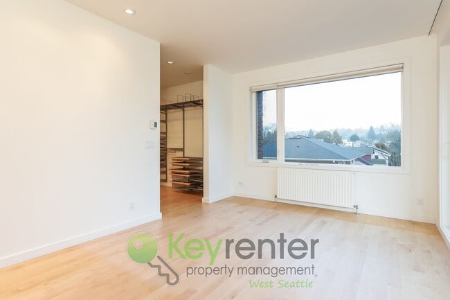 Building Photo - Ballard Area Home with Rooftop Deck, AC, and Parking