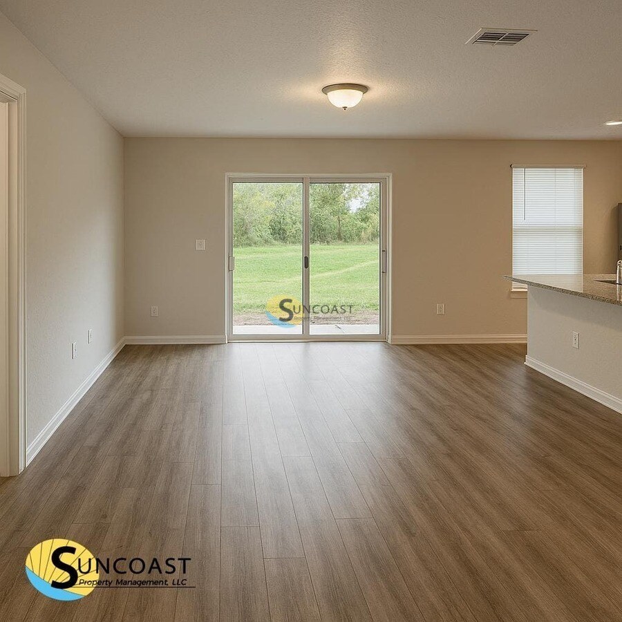 Building Photo - 8138 Ocala Ave