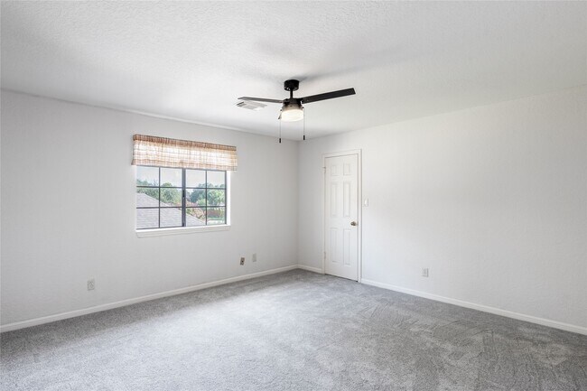 Building Photo - 4700 Broadmoor Dr