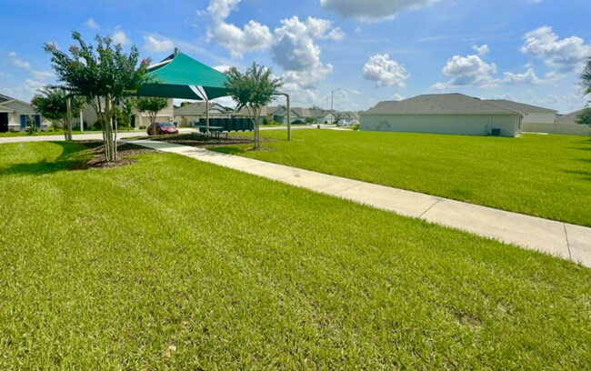 Building Photo - 272 Bergamot Lp