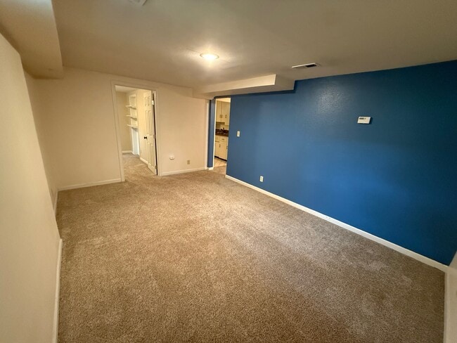 Building Photo - 809 S 7th Ave