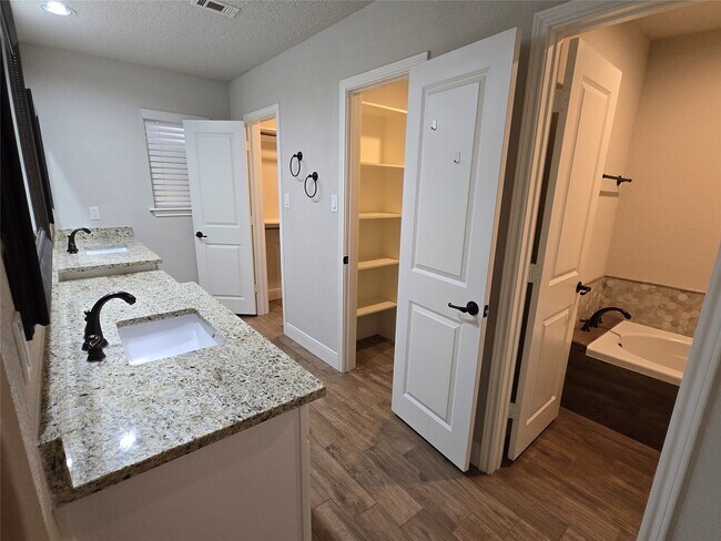 Building Photo - 19103 Whitewood Dr