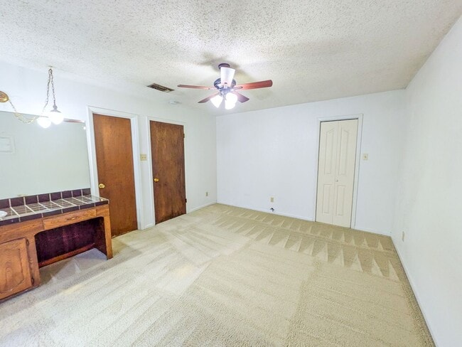 Building Photo - 6174 Coolidge Blvd