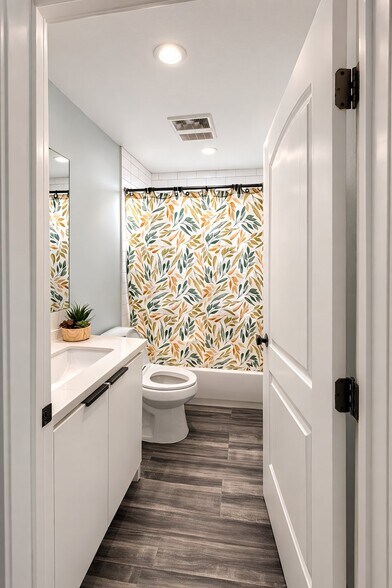 Building Photo - 608 E 29th St