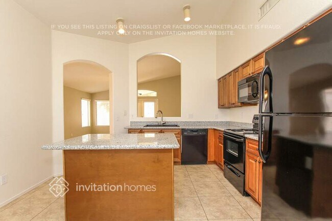 Building Photo - 14761 W Lucas Ln