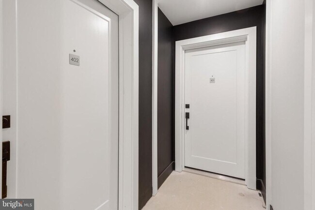 Building Photo - 1924 N Front St