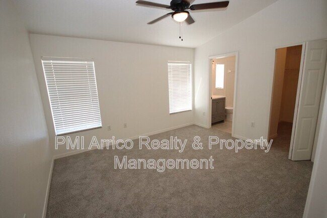 Building Photo - 1575 Blue Magnolia Rd