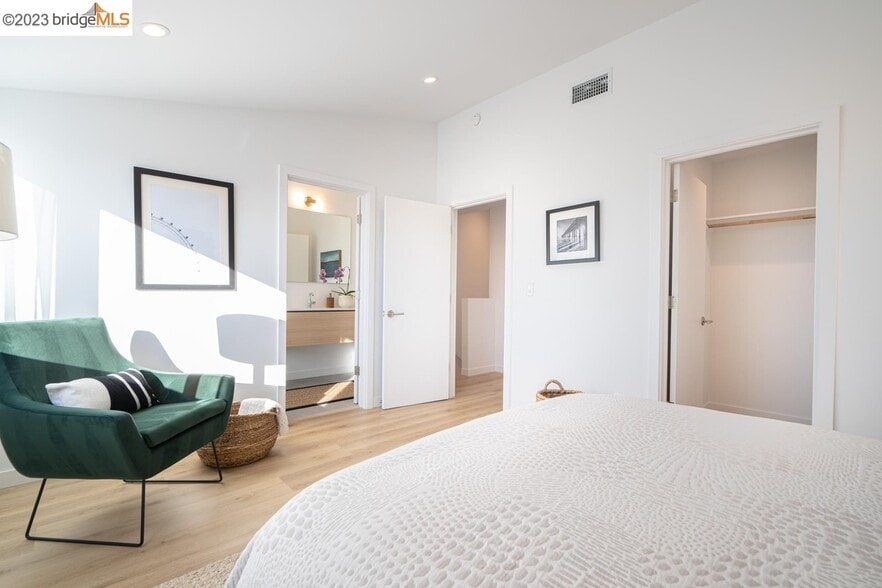 Master Bedroom - 802 Apgar St