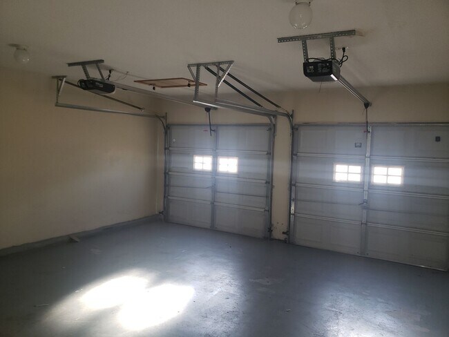 Building Photo - THE GOOD LIFE IN FAIRBURN