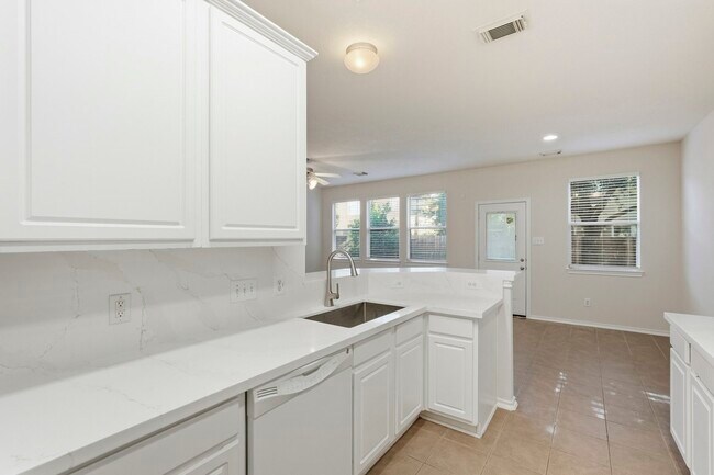 Building Photo - 5606 Redgrove Ln