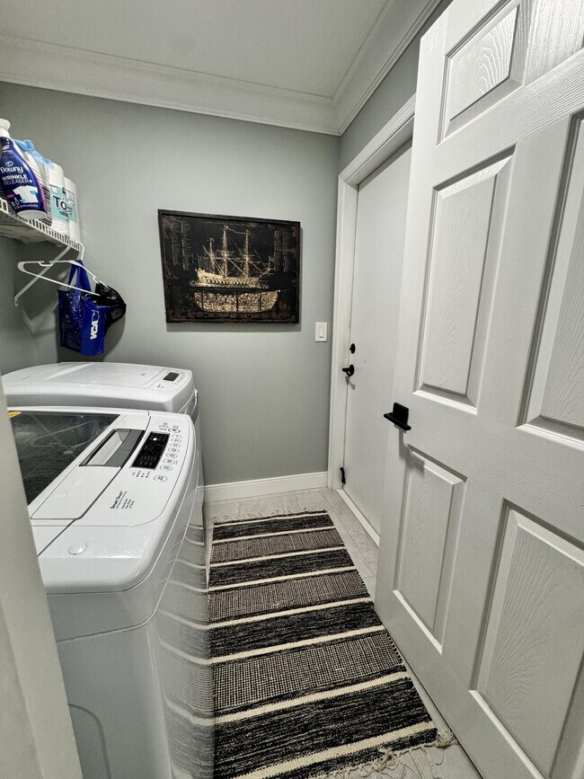 Building Photo - 18038 Rhumba Way