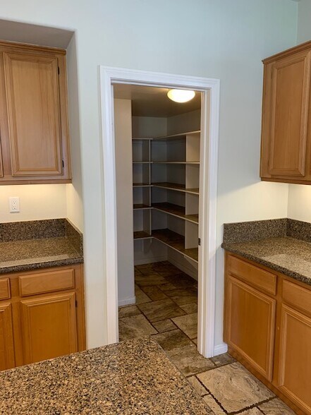 Building Photo - 84126 Canzone Dr