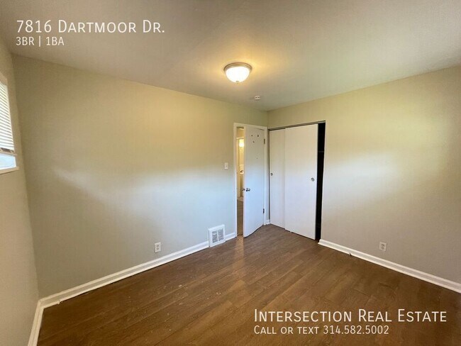 Building Photo - 7816 Dartmoor Dr