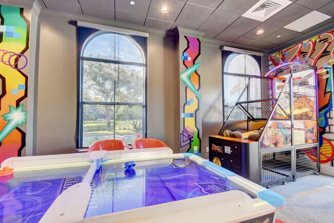 Building Photo - 17921 Villa Club Way