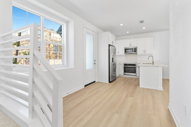 Building Photo - Modern Comfort & Style in Prime Ontario Location