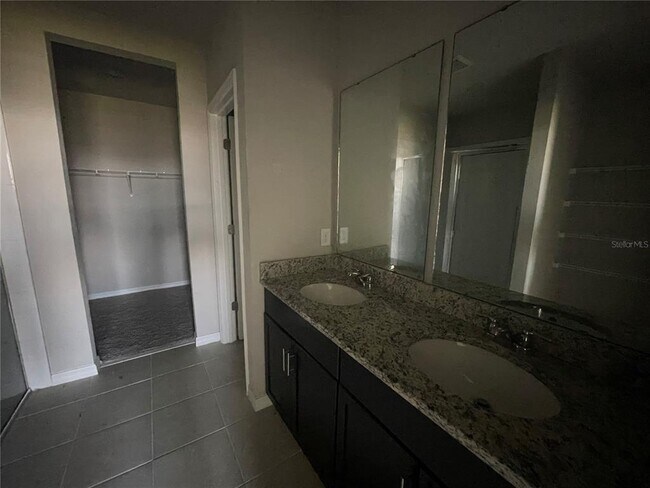 Building Photo - 3212 Weitzel Dr