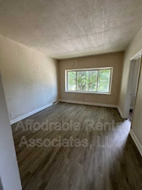 Building Photo - 1911 S 11th St