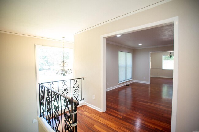Building Photo - 8607 Linda Ln