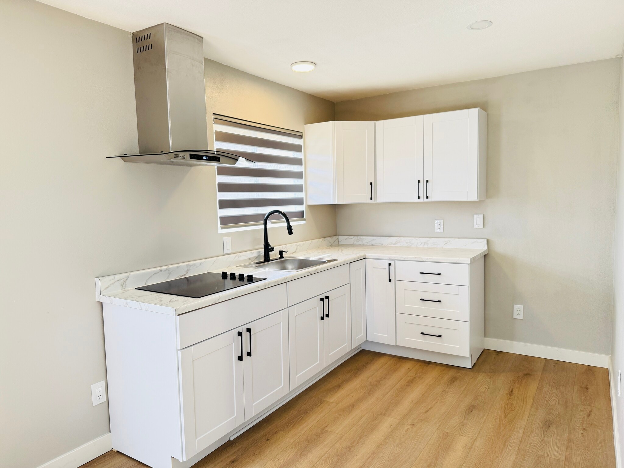 Newly installed kitchen - 6186 Daisy Pl