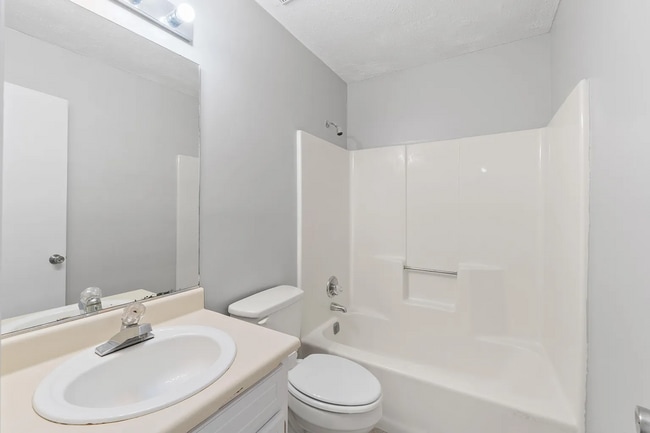 Building Photo - Nice home for rent.